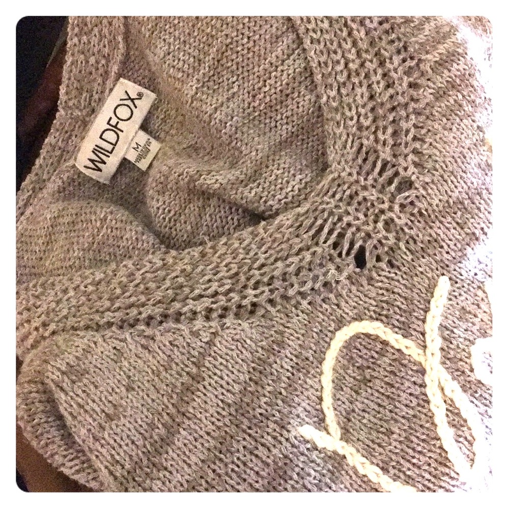 wild fox sweater. brownish grey.